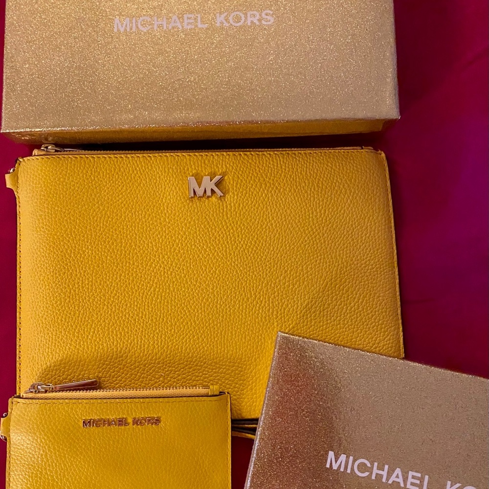 〽️Michael Kors Mustard Clutch~Mini Wallet〽️